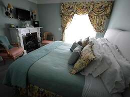 The Kenwood Inn