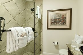 The Kenwood Inn