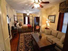 The Kenwood Inn