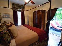 The Kenwood Inn