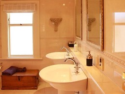 Lilac Rose Boutique Bed and Breakfast