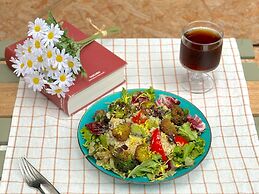 Cafe Minimal Hotel Our Our - Hostel