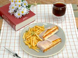 Cafe Minimal Hotel Our Our - Hostel