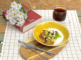 Cafe Minimal Hotel Our Our - Hostel