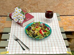 Cafe Minimal Hotel Our Our - Hostel