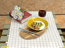 Cafe Minimal Hotel Our Our - Hostel