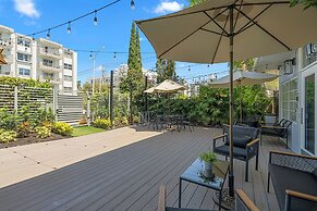 Baybreeze Apartments by Lowkl