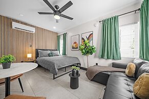 Baybreeze Apartments by Lowkl