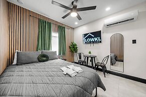 Baybreeze Apartments by Lowkl