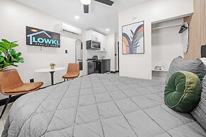 Baybreeze Apartments by Lowkl