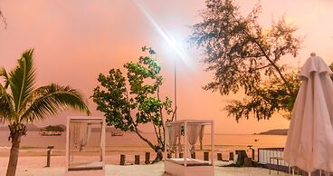 Scarlet Sails Resort