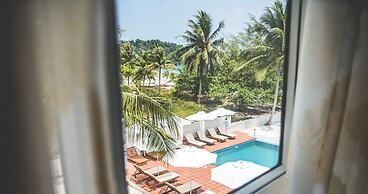 Scarlet Sails Resort