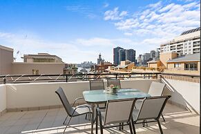 Darling Harbour Penthouse Views & Hot Tub