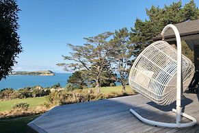 Modern Coastal Home & Award-winning Golf