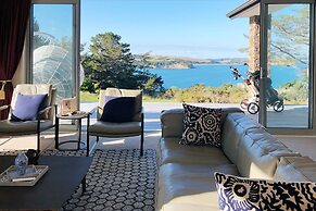 Modern Coastal Home & Award-winning Golf