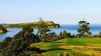 Modern Coastal Home & Award-winning Golf