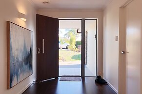 Modern Coastal Home & Award-winning Golf