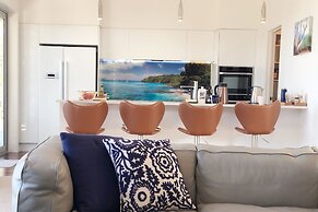 Modern Coastal Home & Award-winning Golf