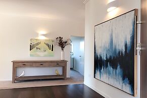 Modern Coastal Home & Award-winning Golf