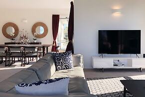 Modern Coastal Home & Award-winning Golf