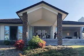 Modern Coastal Home & Award-winning Golf