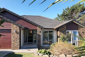 Modern Coastal Home & Award-winning Golf