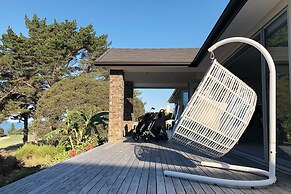 Modern Coastal Home & Award-winning Golf