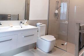 Modern Coastal Home & Award-winning Golf