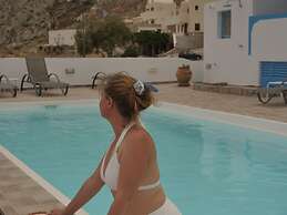 Ancient Thera Apartments