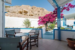 Ancient Thera Apartments