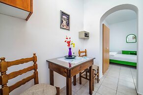 Ancient Thera Apartments