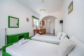 Ancient Thera Apartments