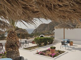Ancient Thera Apartments