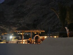 Ancient Thera Apartments