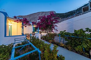 Ancient Thera Apartments