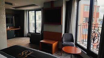Four Seven Hotel