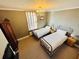 Edwards Cottage - Grove Road Cottages