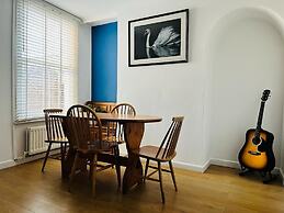 Edwards Cottage - Grove Road Cottages