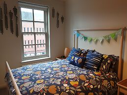 2 Bedroom Central Stylish Flat