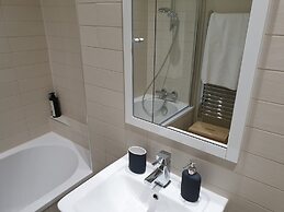 2 Bedroom Central Stylish Flat