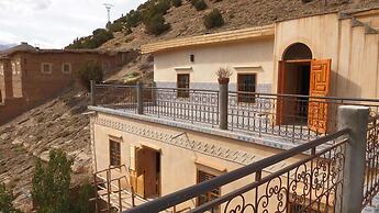 Gite Paradis d'Ait Bouguemez - Hostel