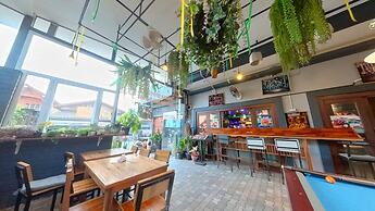 Faraway Suites - Hostel