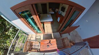 Faraway Suites - Hostel
