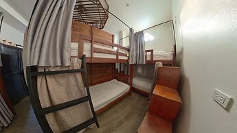 Faraway Suites - Hostel