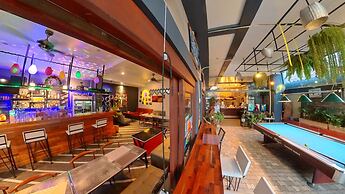 Faraway Suites - Hostel