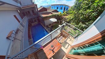 Faraway Suites - Hostel