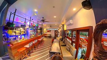 Faraway Suites - Hostel