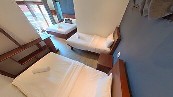 Faraway Suites - Hostel