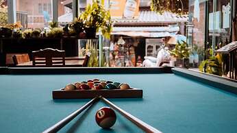 Faraway Suites - Hostel