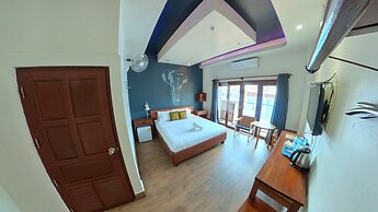 Faraway Suites - Hostel